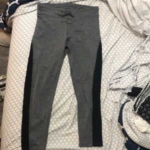 Active Contrast Capri Leggings